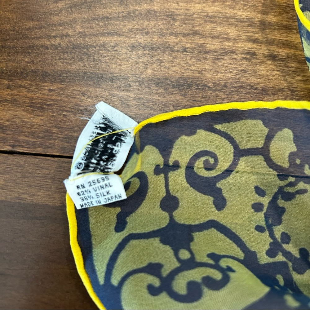 Vintage MOD 1970’s VERA NEUMANN Silk Scarf 44x13.5 Yellow Gray Baroque Verasheer - Picture 4 of 6